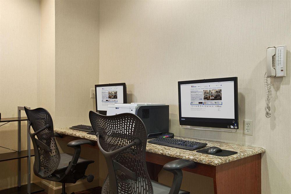 Hilton Garden Inn Хофман Истейтс Екстериор снимка