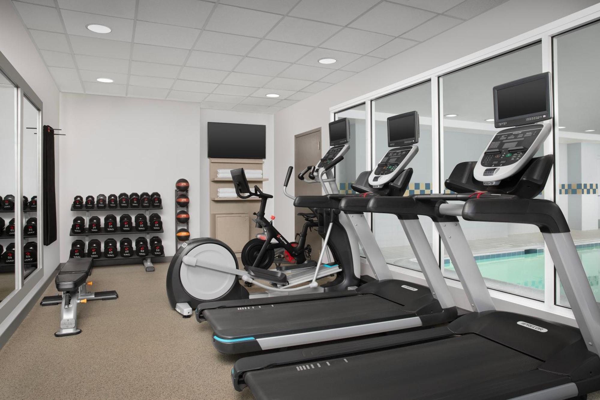 Hilton Garden Inn Хофман Истейтс Екстериор снимка