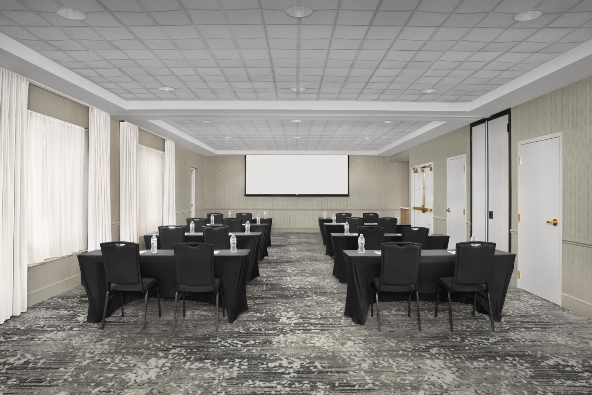Hilton Garden Inn Хофман Истейтс Екстериор снимка