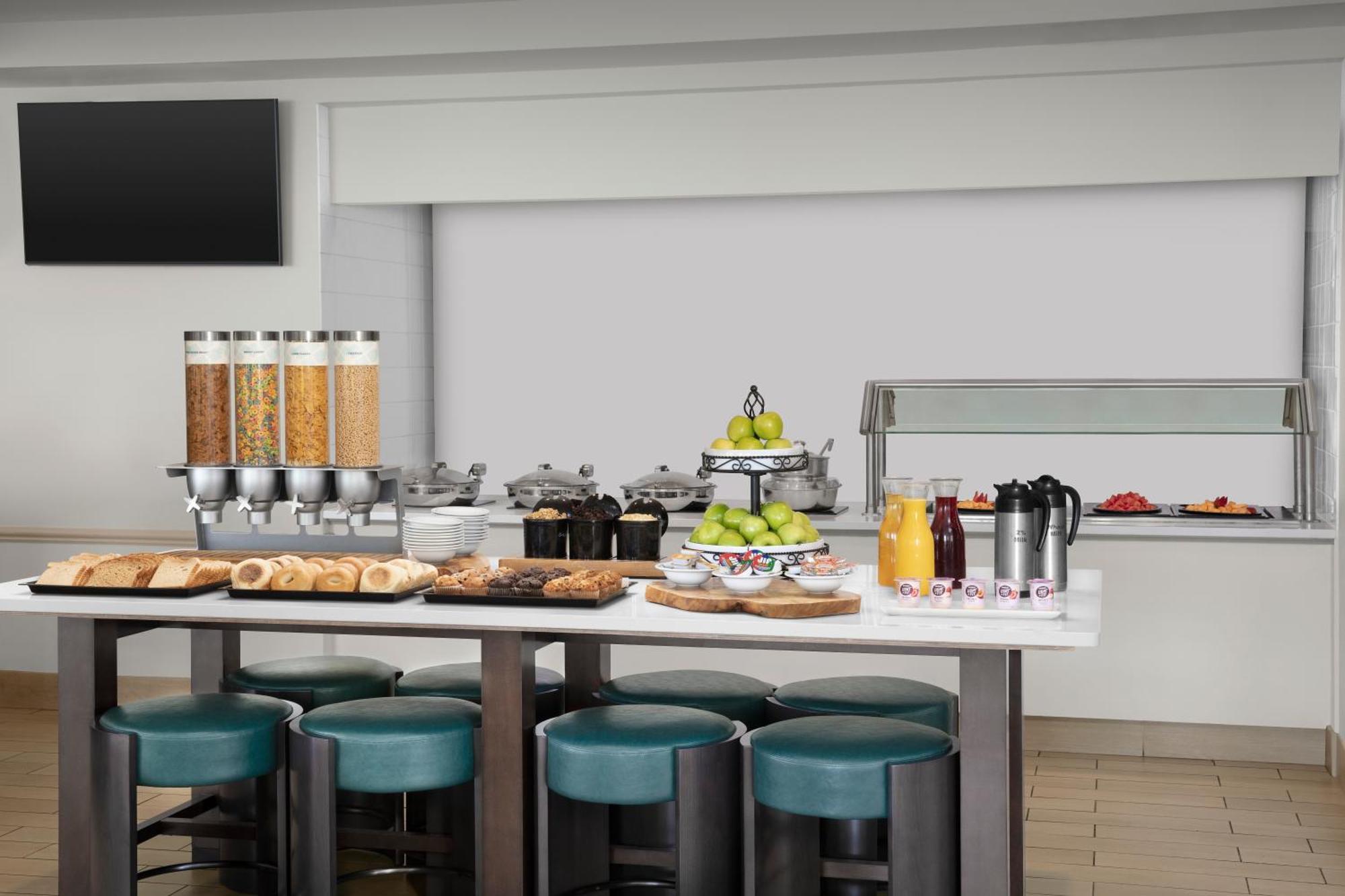 Hilton Garden Inn Хофман Истейтс Екстериор снимка