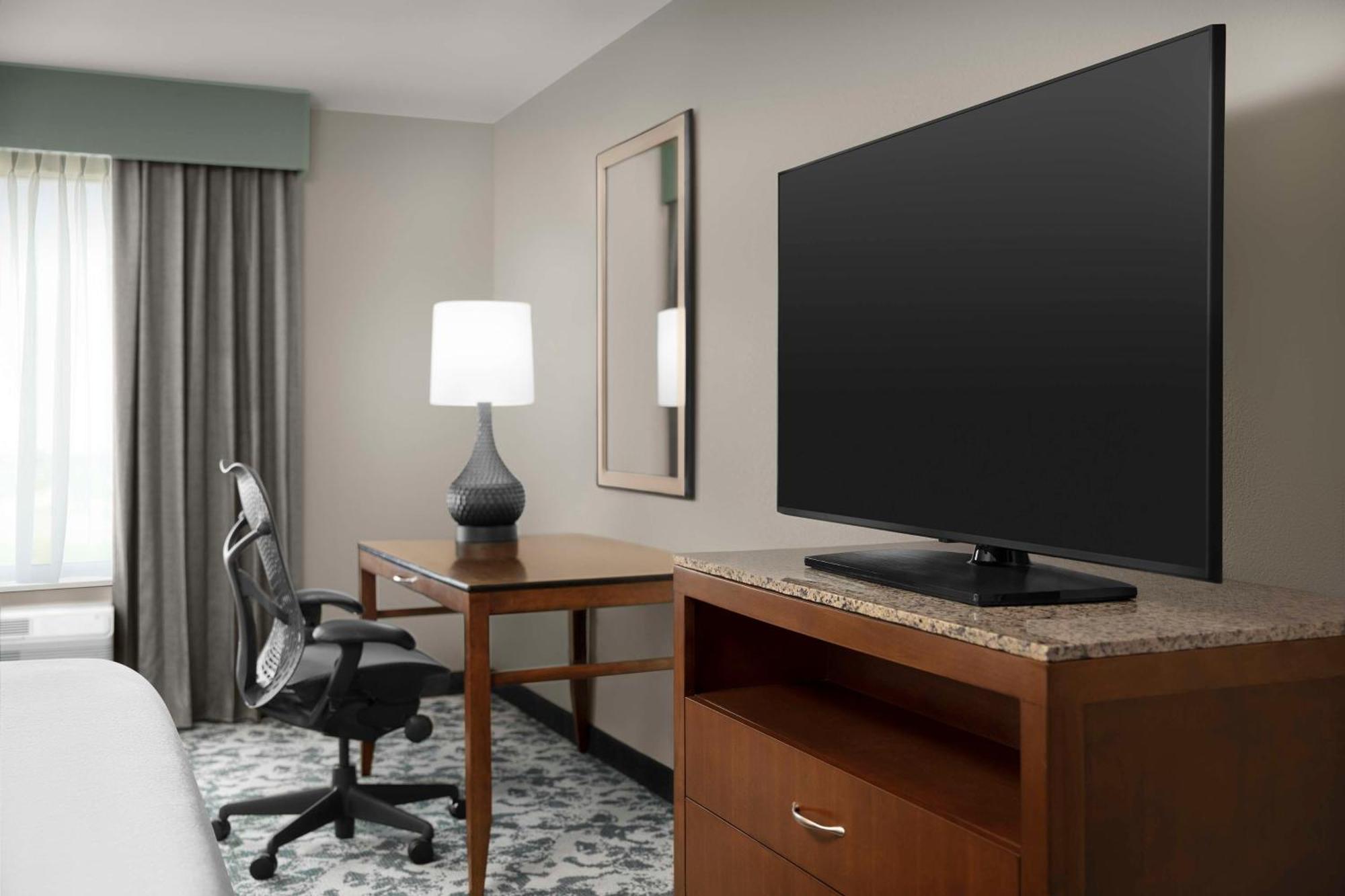 Hilton Garden Inn Хофман Истейтс Екстериор снимка